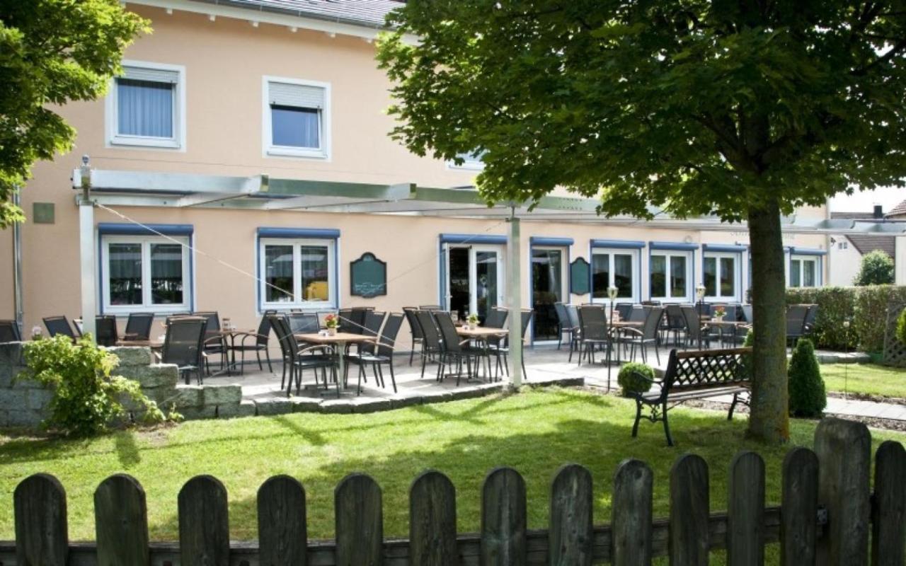 Landgasthof Schwabenpfanne Erbach an der Danau Exterior photo